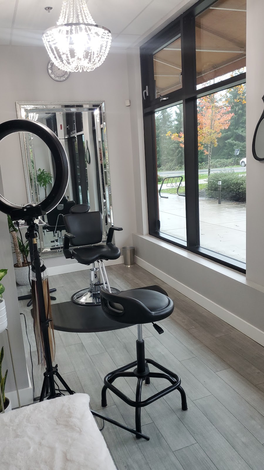 Mo Cheveux Beauty Bar | 131 Presley Pl #3, Victoria, BC V9B 0S4, Canada | Phone: (250) 589-8206