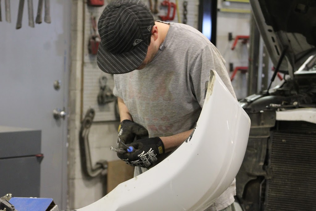 Advantage Collision Prince Albert Inc. | 575 13 St E, Prince Albert, SK S6V 1E5, Canada | Phone: (306) 764-5857