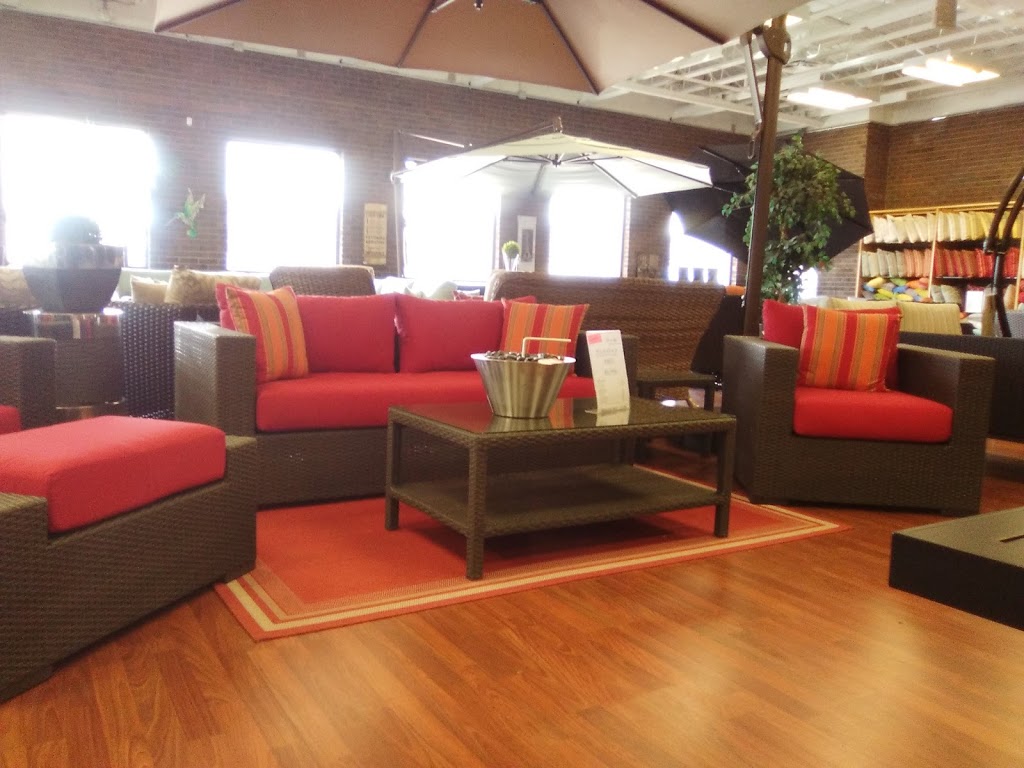 Live In Style | 467 Speers Rd, Oakville, ON L6K 3S4, Canada | Phone: (905) 844-4050