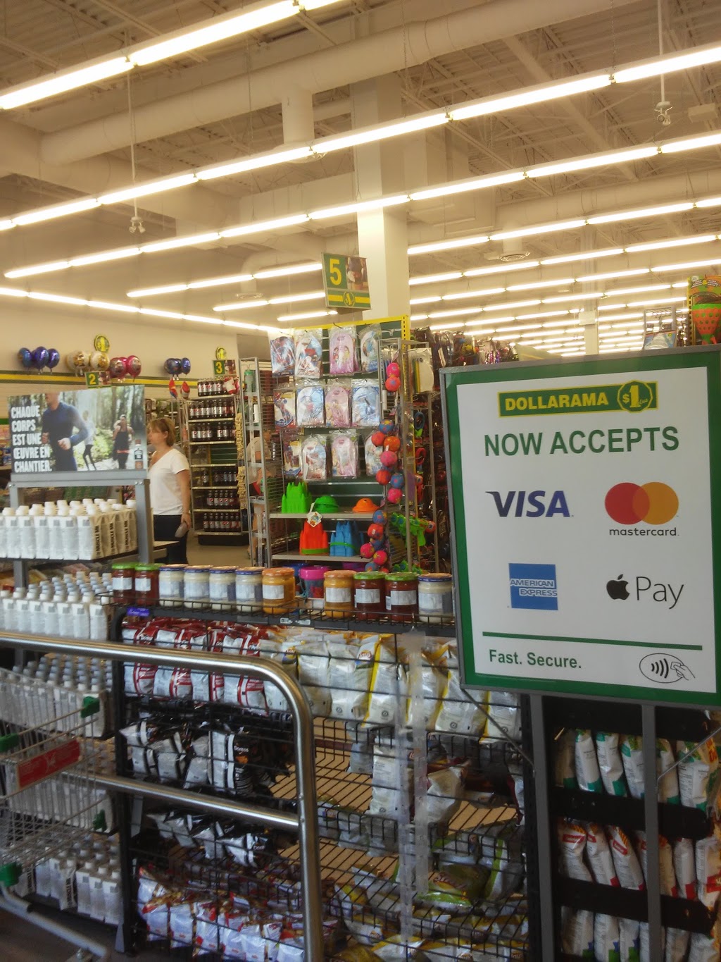 Dollarama | 1670 Heron Rd, Ottawa, ON K1V 0C2, Canada | Phone: (613) 521-7369