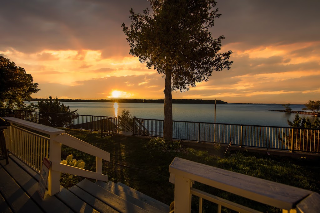 Kingston Lakehouse | 4354 Bath Rd, Kingston, ON K7M 4Y7, Canada | Phone: (905) 232-8500