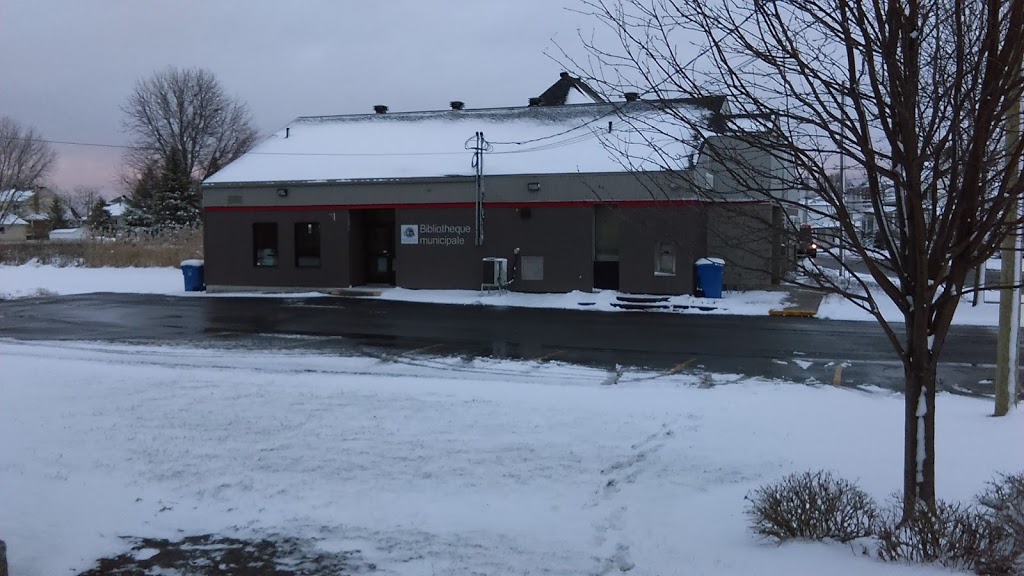 Sainte-Marie-Salomé City Hall | 690 Chemin St Jean, Sainte-Marie-Salomé, QC J0K 2Z0, Canada | Phone: (450) 839-6212