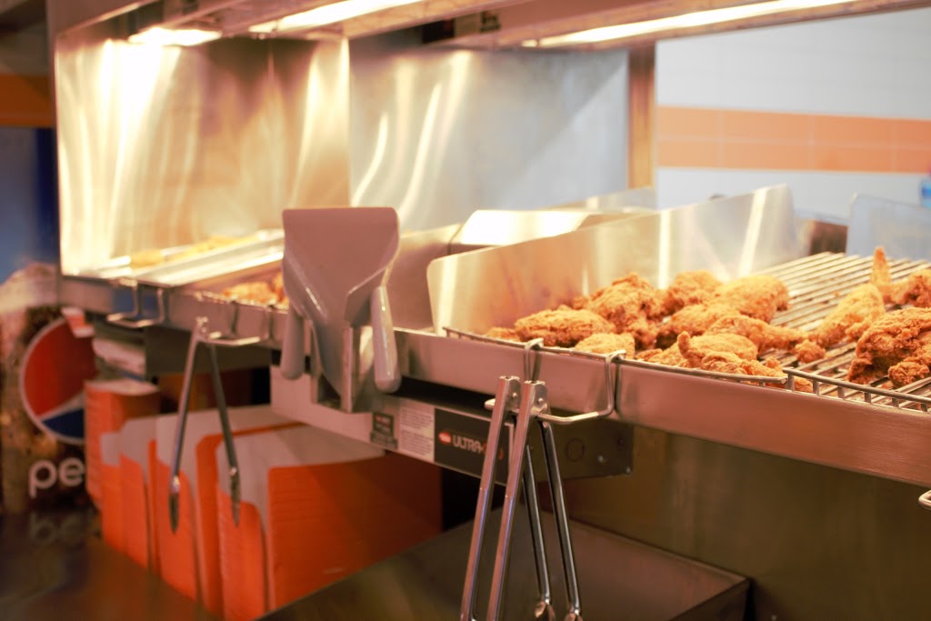 Quik Chik | Unit 3, 1476 Dundas St E building d4, Mississauga, ON L4X 1L4, Canada | Phone: (905) 896-7861