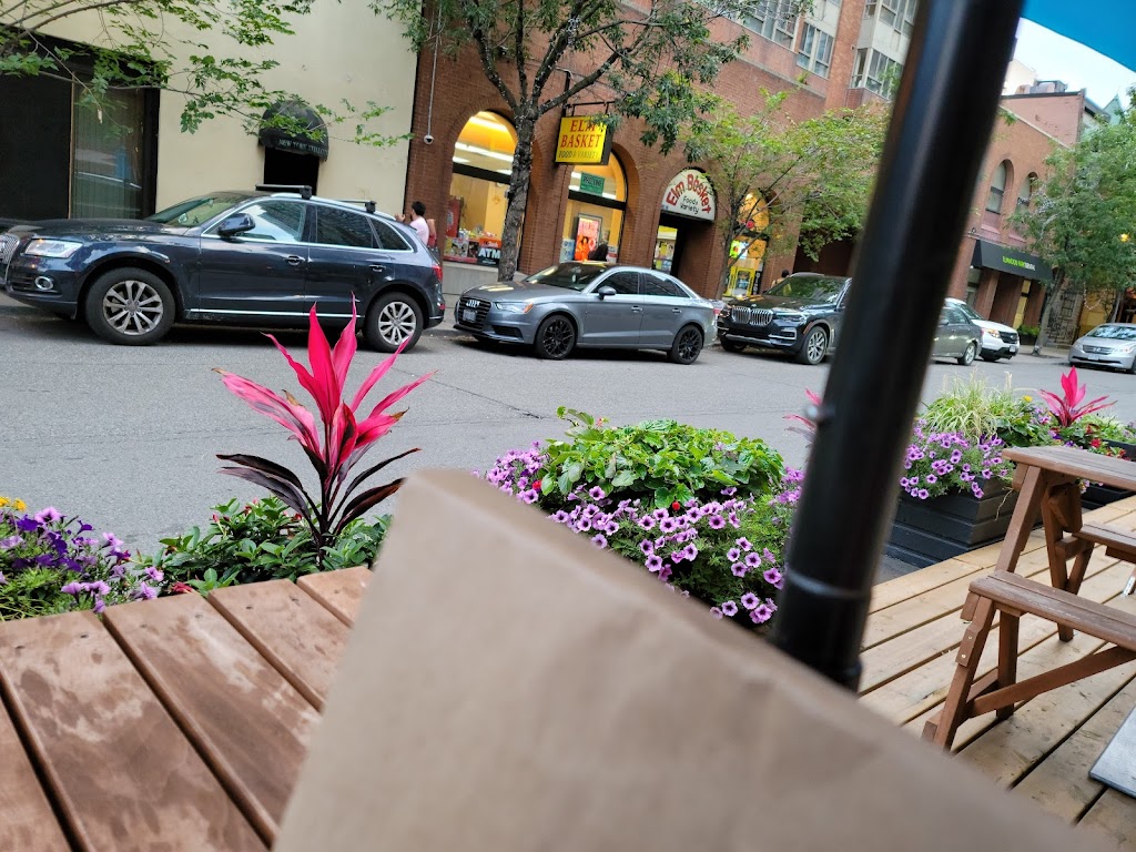 Elm Basket | 23 Elm St, Toronto, ON M5G 1H1, Canada | Phone: (416) 599-9252