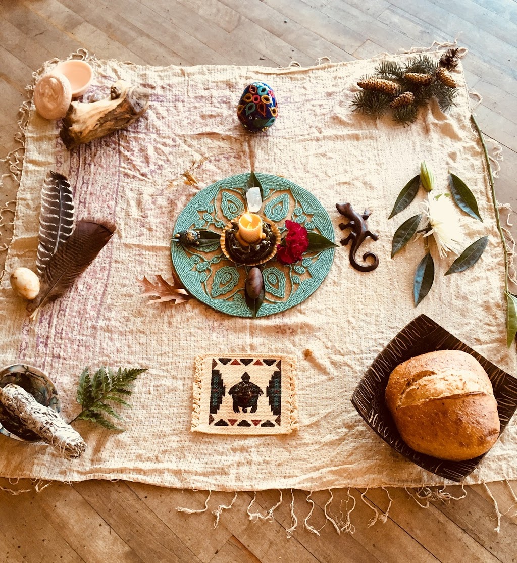 O Temple de Luna | 1055 Chemin de la Vallée, Sutton, QC J0E 2K0, Canada | Phone: (450) 330-4226