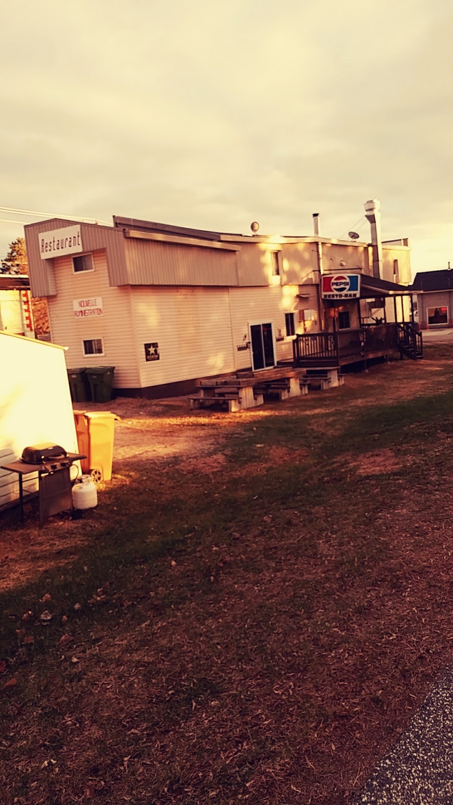Restaurant De La Vallee | 117 Rue St Joseph, Lac-des-Écorces, QC J0W 1H0, Canada | Phone: (819) 585-3544