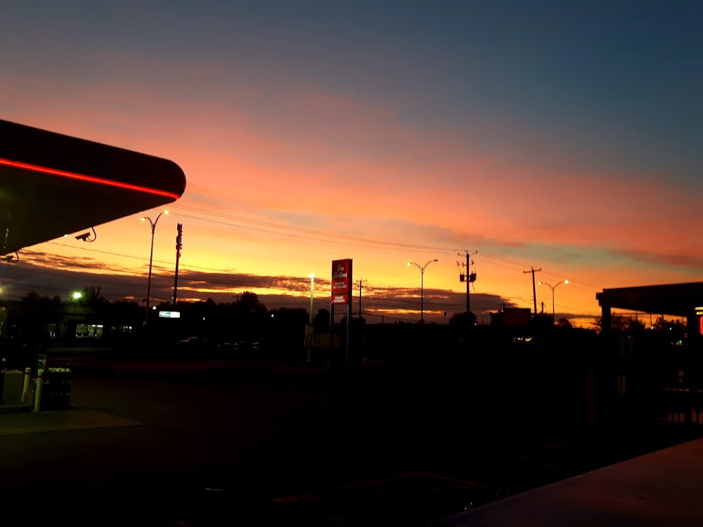 Petro-Canada et Lave-Auto | 1020 Rue Principale, Granby, QC J2J 2N7, Canada | Phone: (450) 375-4377