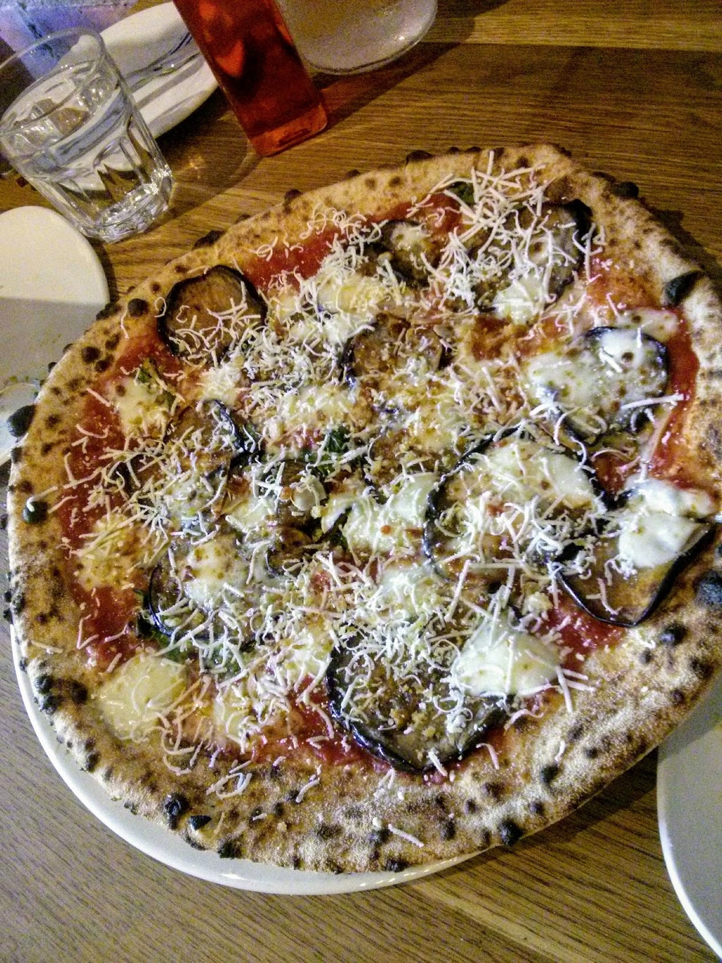Pizzeria Oro Di Napoli | 2312 Lake Shore Blvd W, Etobicoke, ON M8V 1B5, Canada | Phone: (416) 316-0606