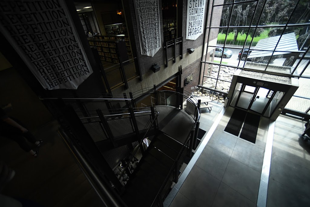 Idea Exchange | Queens Square | 1 N Square, Cambridge, ON N1S 2K6, Canada | Phone: (519) 621-0460