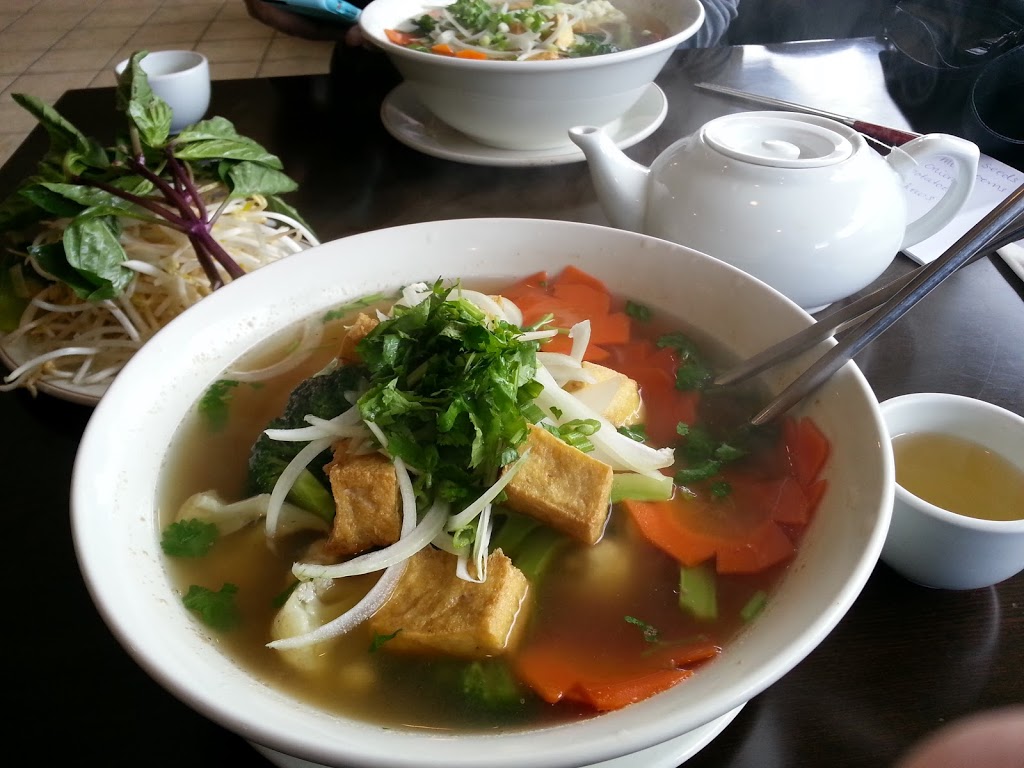 Pho VTa Vietnamese Restaurant | 1601 Bowen Rd #1, Nanaimo, BC V9S 1G6, Canada | Phone: (250) 591-1746