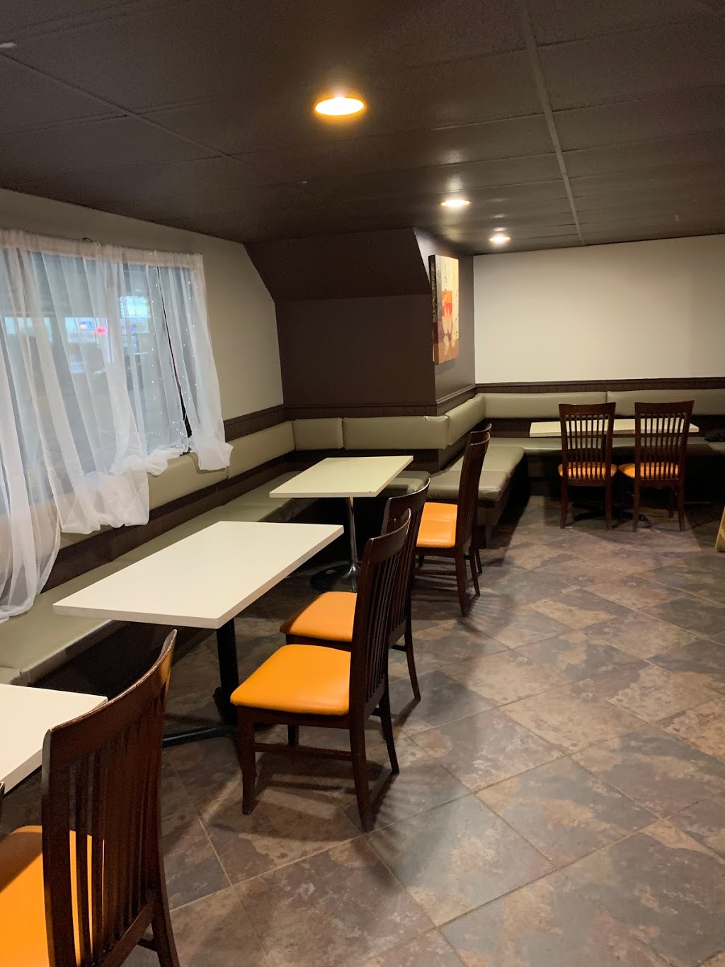 Island Cafe | 680 Wyandotte St E, Windsor, ON N9A 3J2, Canada | Phone: (519) 252-3621