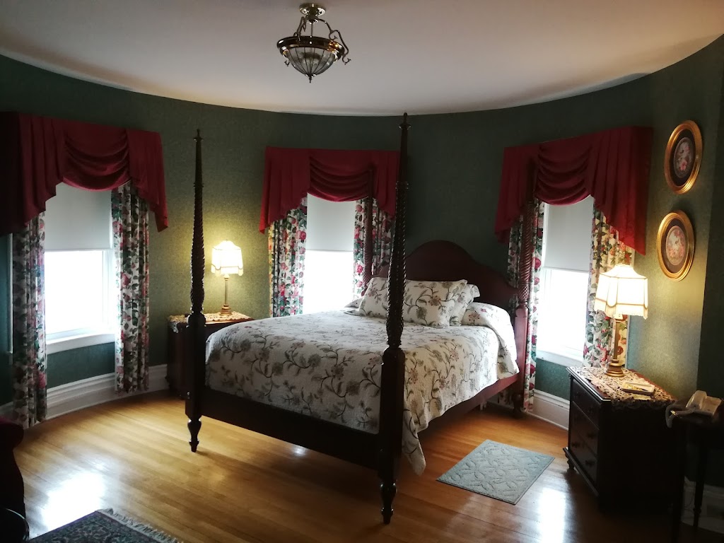 Antigonish Victorian Inn | 149 Main St, Antigonish, NS B2G 2B6, Canada | Phone: (902) 863-1103