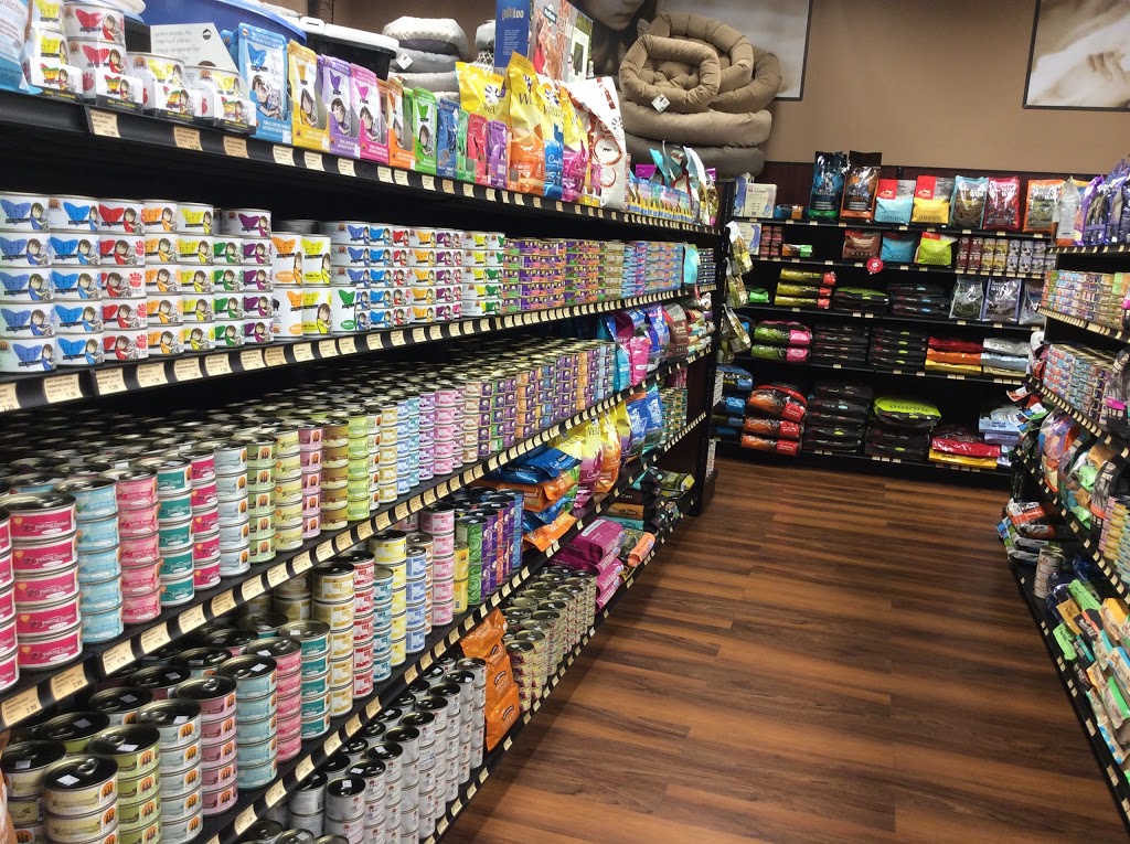 Pet Valu | pet store | 3725 56 St, Wetaskiwin, AB T9A 2V6, Canada | 7803520265 OR +1 780-352-0265