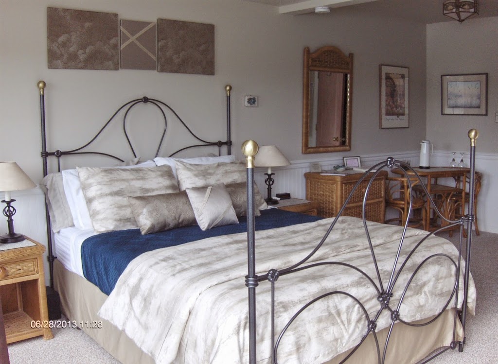 Beach House Salt Spring Bed & Breakfast | 369 Isabella Point Rd, Salt Spring Island, BC V8K 1V4, Canada | Phone: (888) 653-6334
