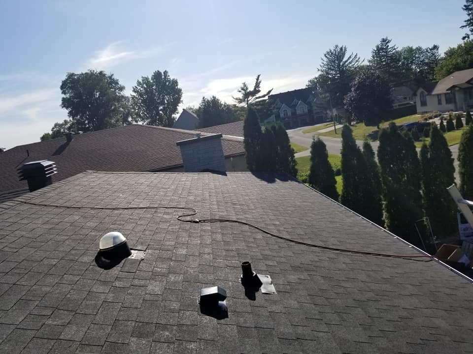 Robin Roofing Reno | 2660 Denise Ave, Navan, ON K4B 1J8, Canada | Phone: (819) 213-7082