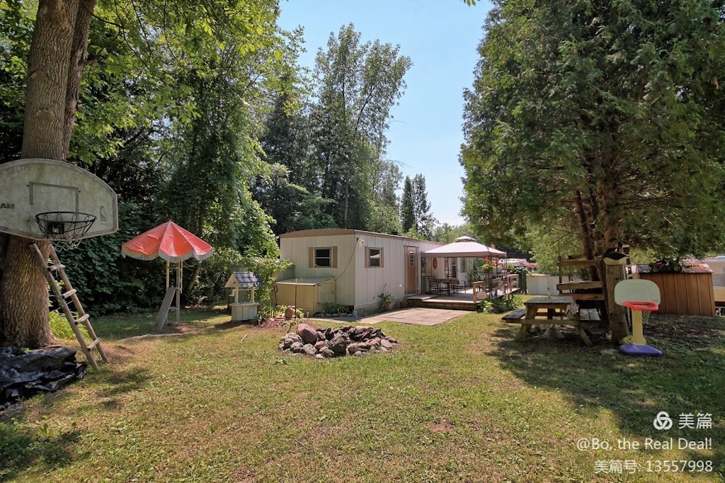 Bos Lakeside Resort | 247 Dunette Landing Rd, Roseneath, ON K0K 2X0, Canada | Phone: (416) 996-1770