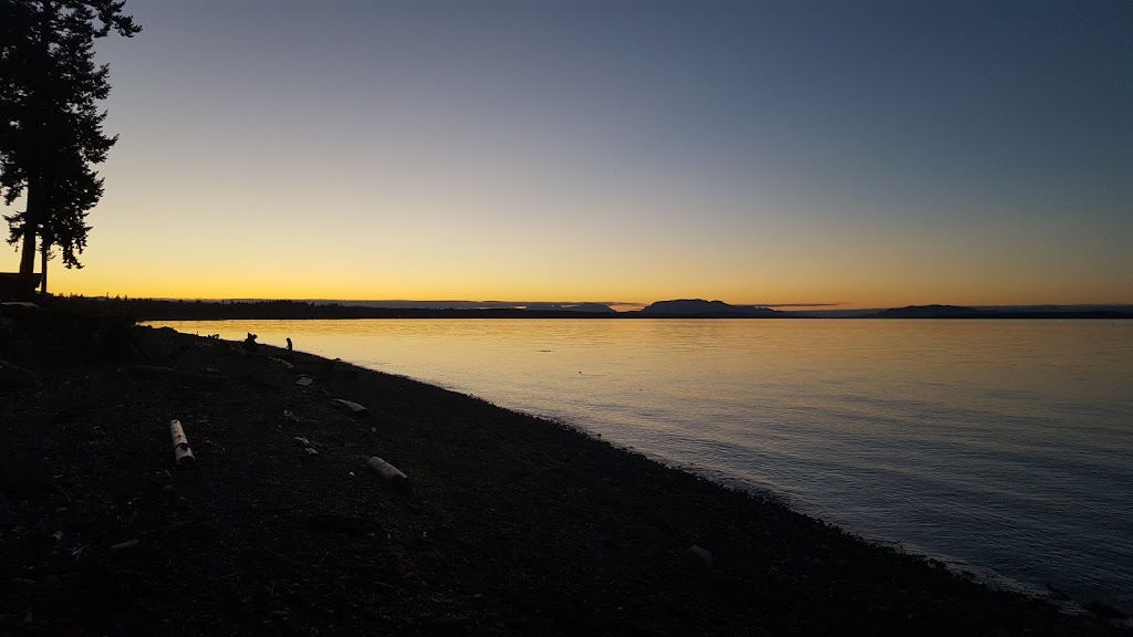 Sandpiper Beach Resort | 4384 S Island Hwy, Campbell River, BC V9H 1E7, Canada | Phone: (250) 923-2973