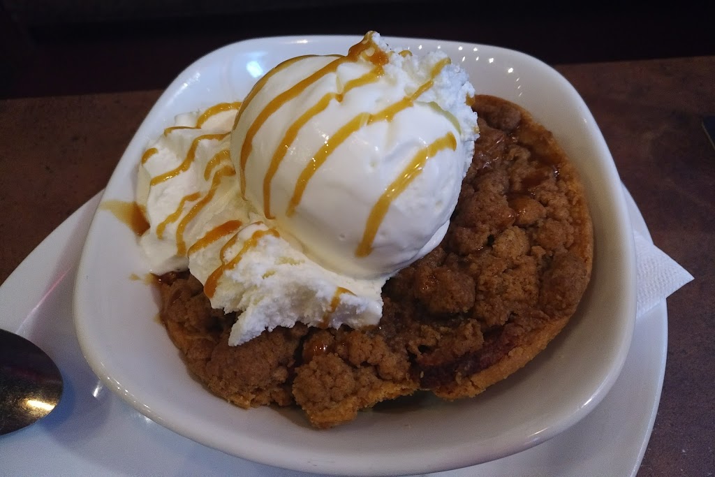 Charley Ronicks Pub & Restaurant | 3050 Garden St, Whitby, ON L1R 2G7, Canada | Phone: (905) 666-8727