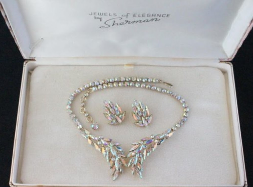 Gem Gallery | 729 The Queensway, Etobicoke, ON M8Y 1L4, Canada | Phone: (416) 252-0030