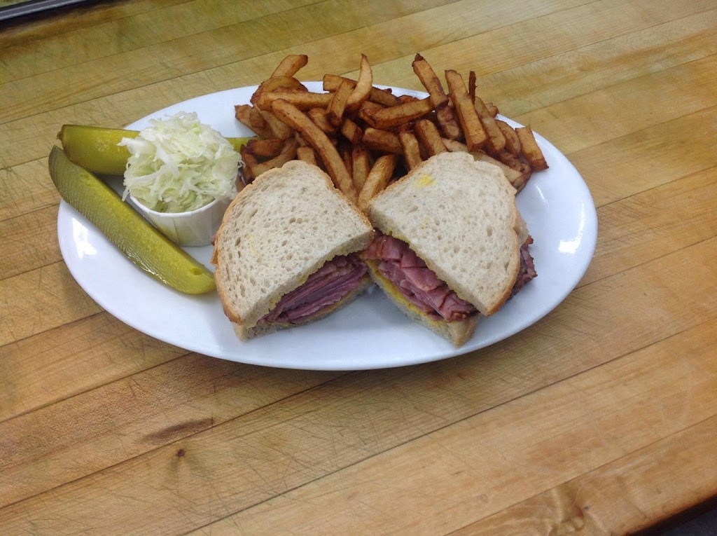 Pataphil | 1499 -A Rue Principale, Sainte-Julie, QC J3E 1R5, Canada | Phone: (450) 649-1101
