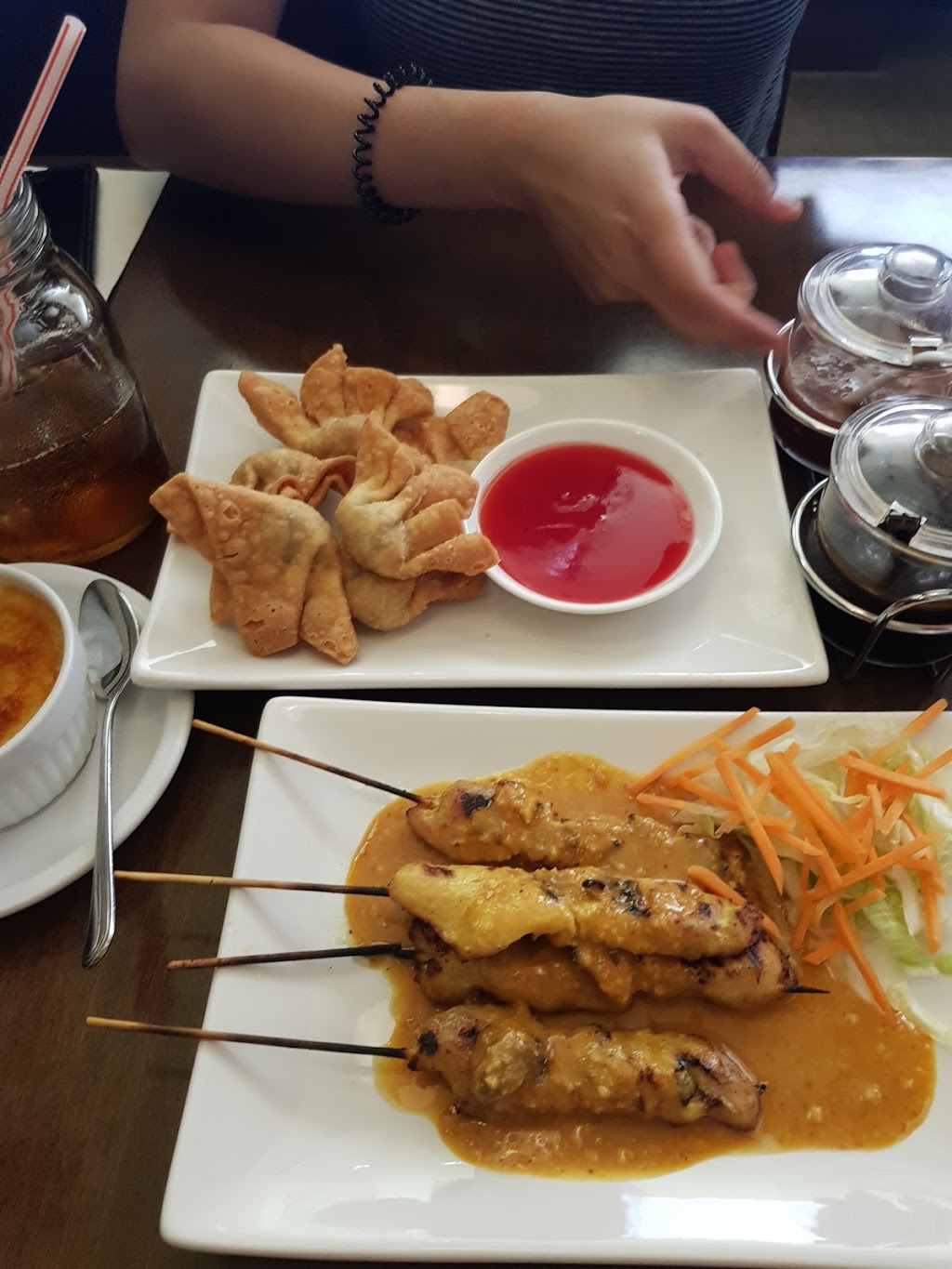 Mai Restaurant | 40 Champlain St #18, Dieppe, NB E1A 1N3, Canada | Phone: (506) 388-7501