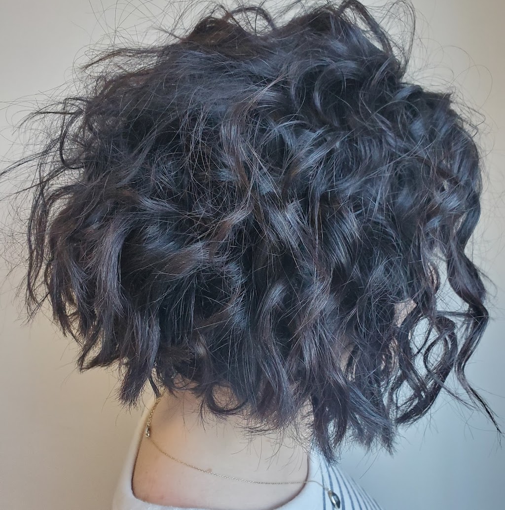 Banged Hair Salon | 3-1559 Estevan Rd, Nanaimo, BC V9S 3Y3, Canada | Phone: (778) 441-4744