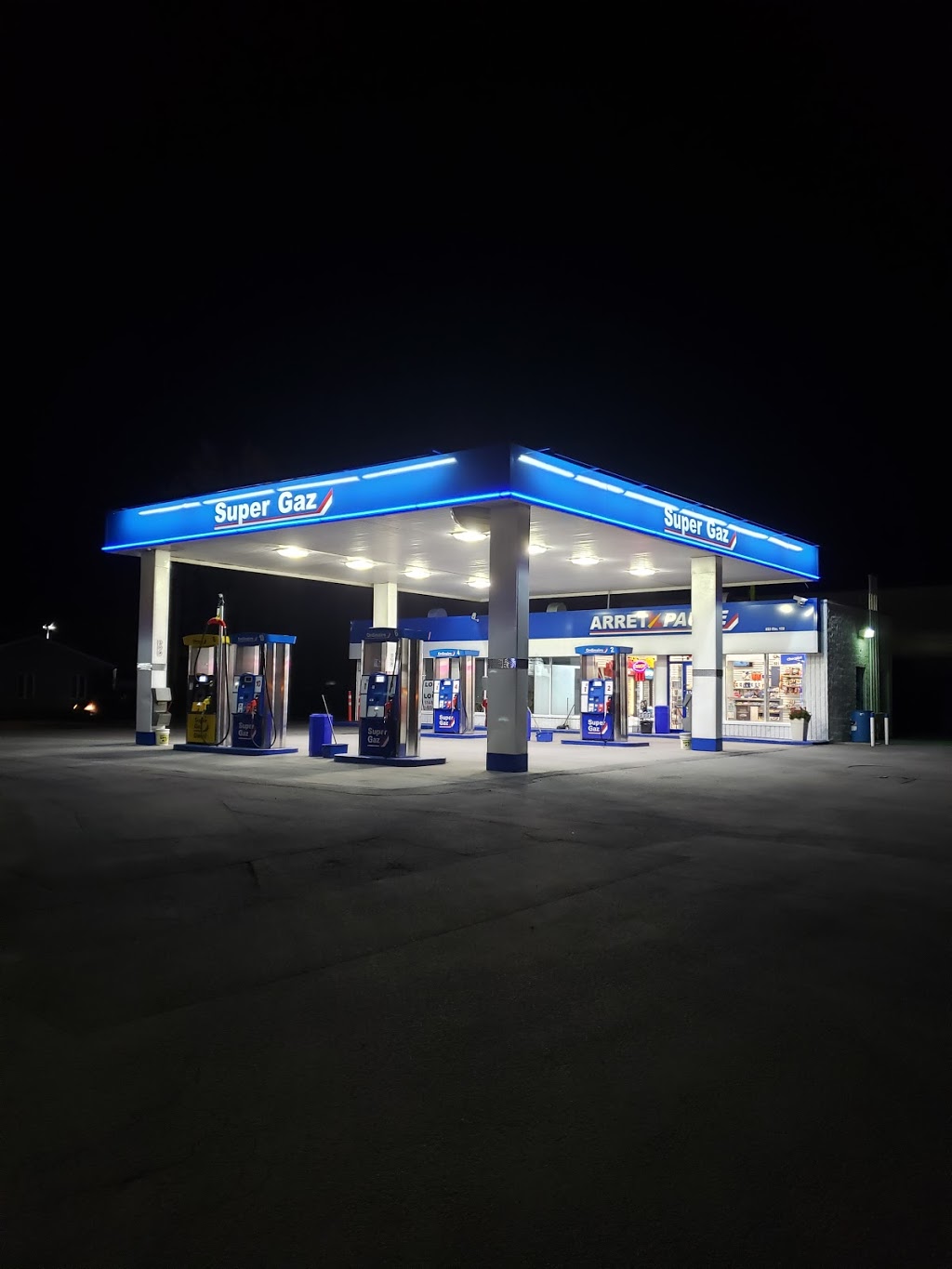 Super Gaz Station | 25 QC-132, Delson, QC J5B 1G9, Canada | Phone: (450) 635-9540