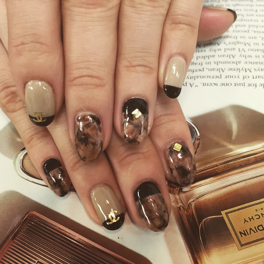 Nail Story | 2184 Bloor St W, Toronto, ON M6S 1N3, Canada | Phone: (416) 767-5610