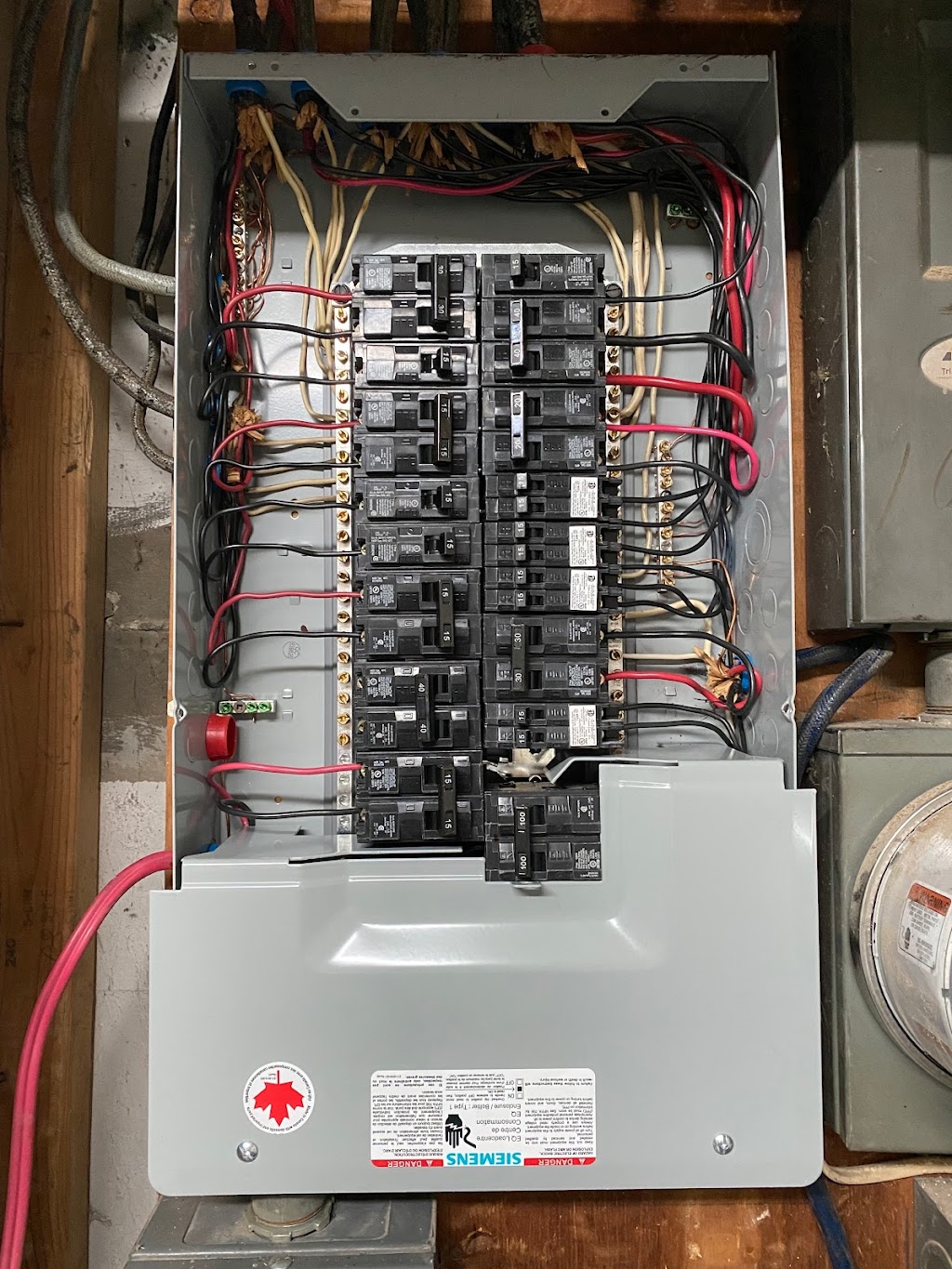 Hq electrique inc | 1095 Pl. des Montagnais, Laval, QC H7P 6A3, Canada | Phone: (514) 703-1555