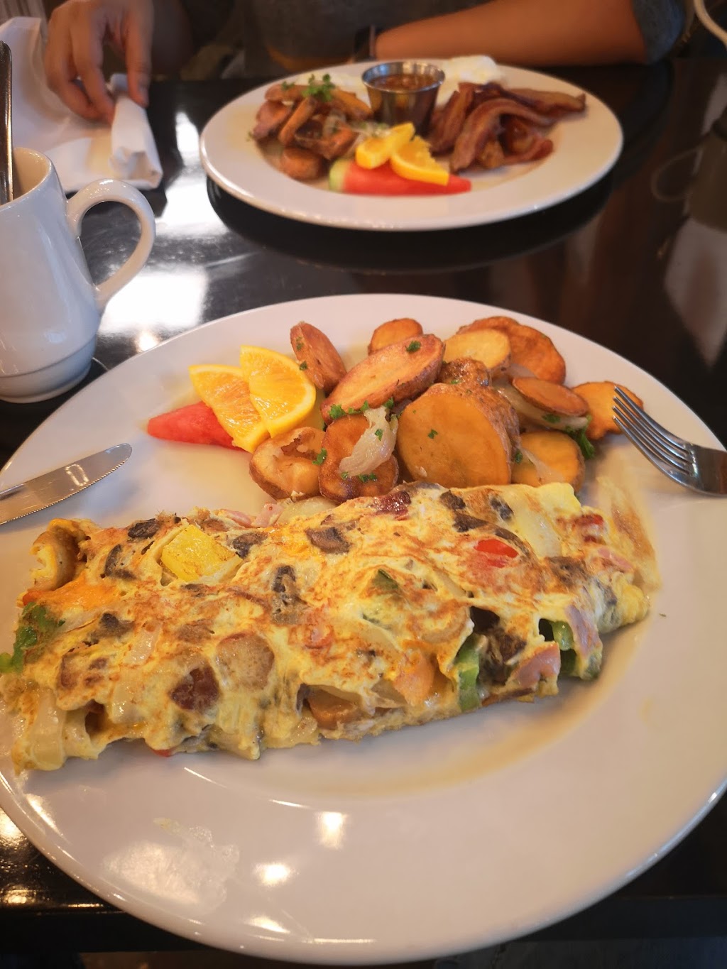 Eggspectation Grimsby | 424 S Service Rd Unit R8, Grimsby, ON L3M 4E8, Canada | Phone: (905) 309-3344
