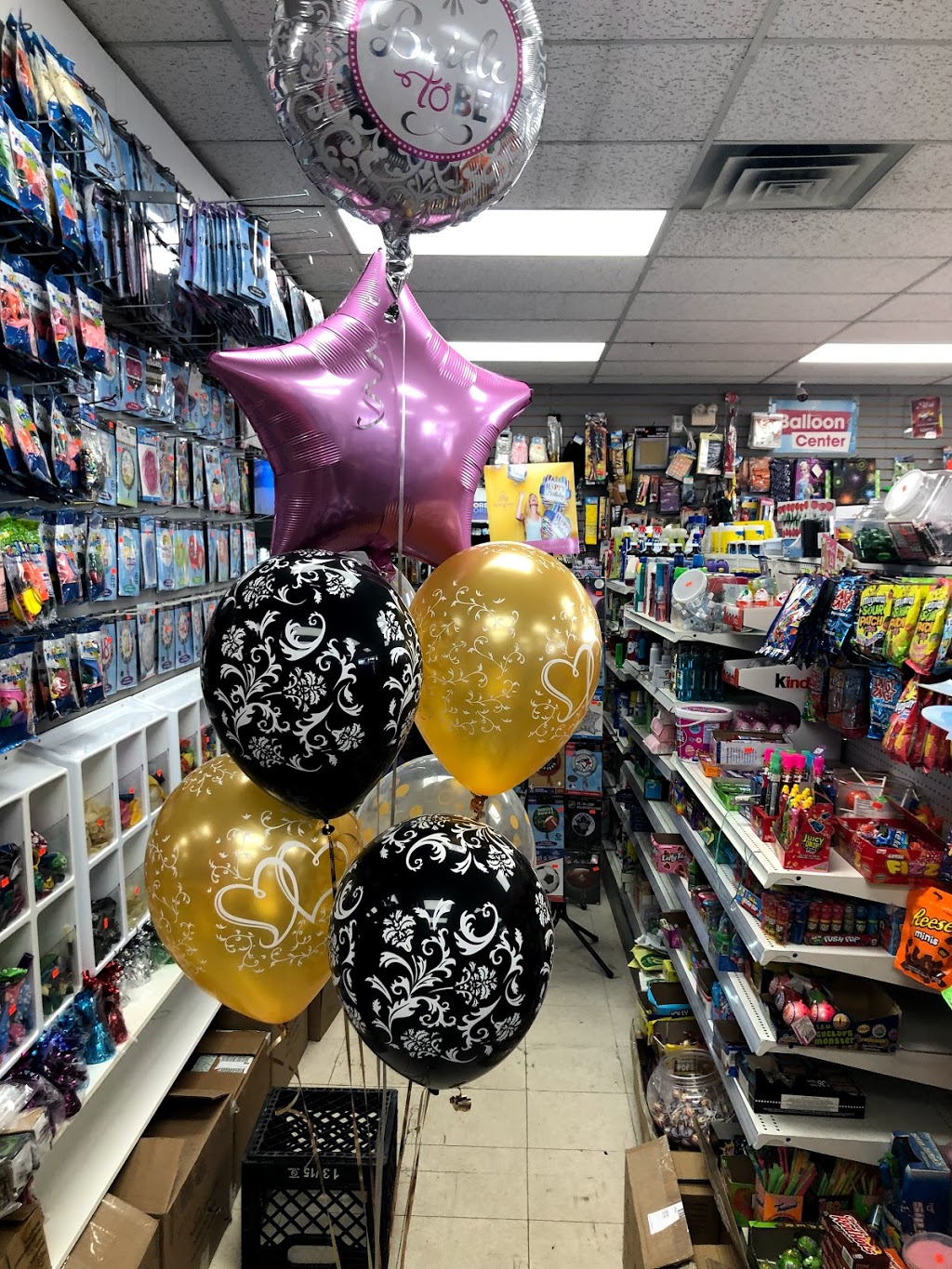 Springbank Minimart & Video Balloon Centre | 6-360 Springbank Dr, London, ON N6J 1G5, Canada | Phone: (519) 474-3339