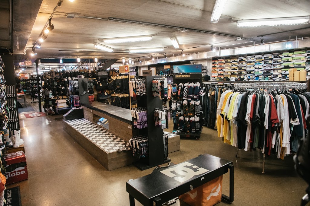 Sanction Skate & Snow | 330 Steeles Ave W unit a1, Thornhill, ON L4J 6W9, Canada | Phone: (905) 738-8644