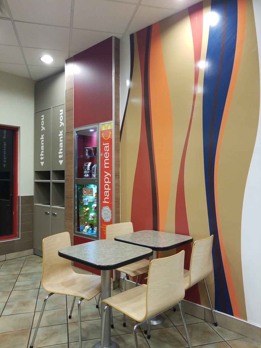 McDonalds | 800 Stonehaven Dr, Kanata, ON K2M 2Z2, Canada | Phone: (613) 254-9438