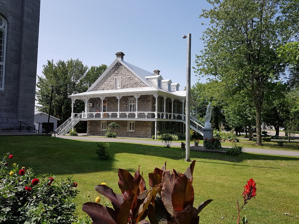Presbytère St-Cuthbert | 1991 PRINCIPALE, Saint-Cuthbert, QC J0K 2C0, Canada | Phone: (450) 836-3256