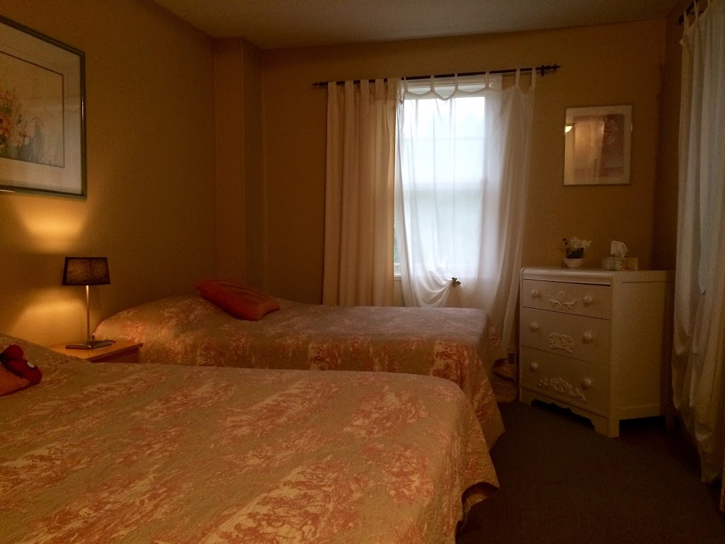 Auberge du Lac Archambault | 221 Rue Aubin, Saint-Donat-de-Montcalm, QC J0T 2C0, Canada | Phone: (819) 424-3542