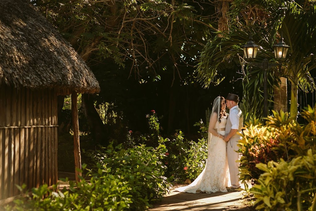 Chrystal Stringer | Photographer | 2583 Coughlan Rd SW, Edmonton, AB T6W 3S1, Canada | Phone: (780) 381-5189