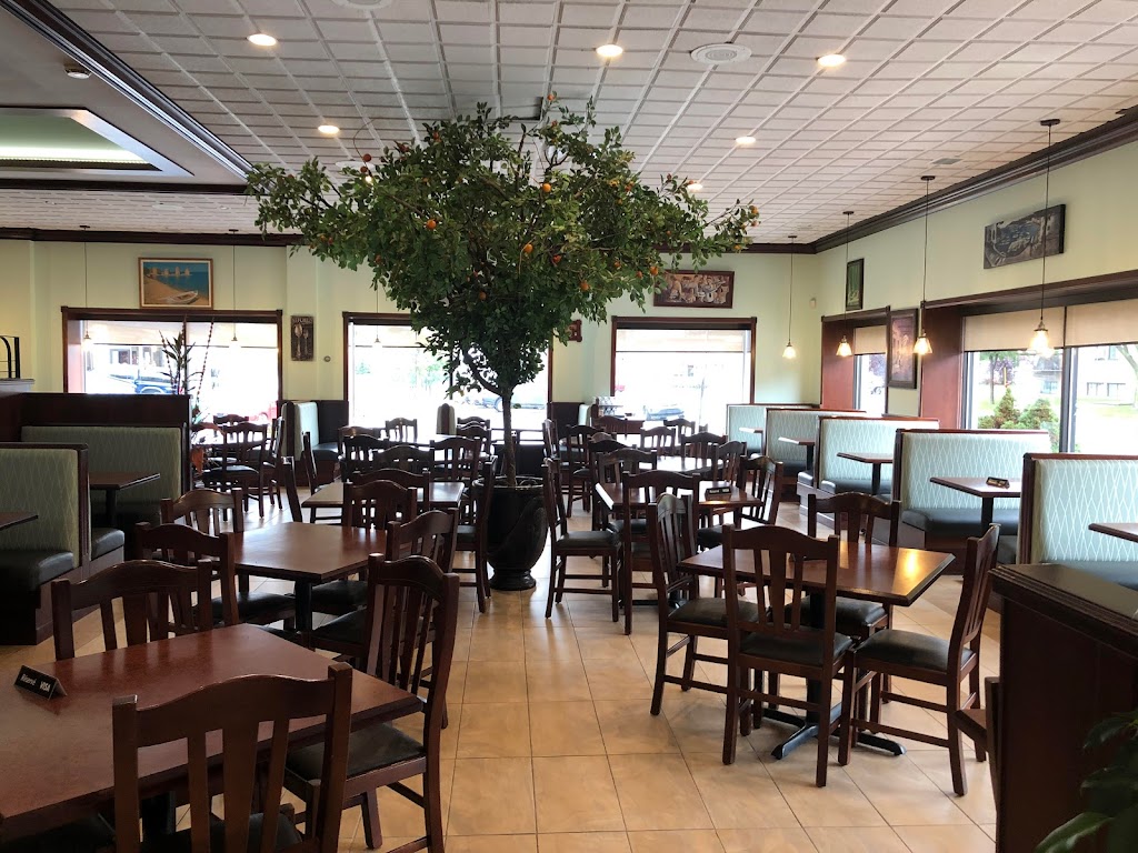 Restaurant Homa - Apportez votre vin | 6830 Rue Hochelaga, Montréal, QC H1N 1Y4, Canada | Phone: (514) 256-5308