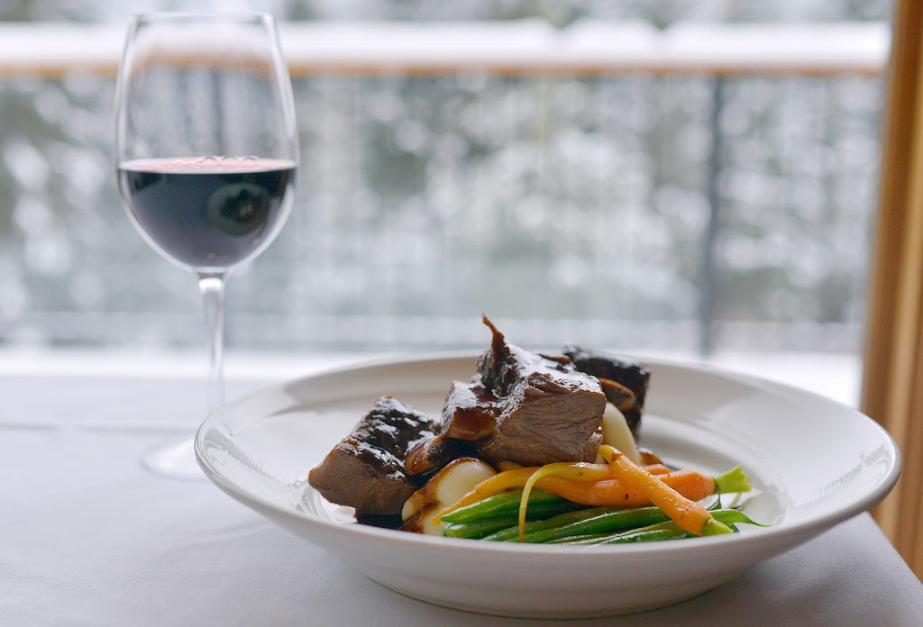 Tamarack Dining Room at Island Lake Lodge | Cedar Ave, Fernie, BC V0B 1M0, Canada | Phone: (250) 423-3700