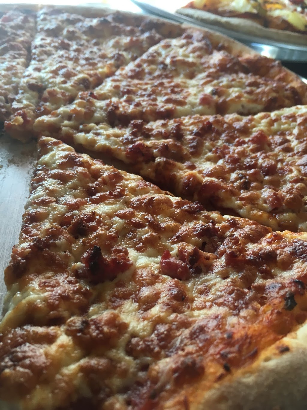 Papa Carlo Pizzeria & Gelati | 5759 Hwy 9 #200, Lockport, MB R1A 2T7, Canada | Phone: (204) 757-4330