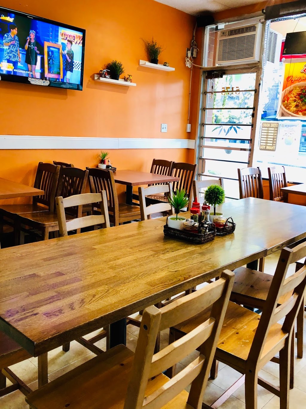 Plato Filipino | 5175 Joyce St, Vancouver, BC V5R 4G8, Canada | Phone: (604) 559-9155