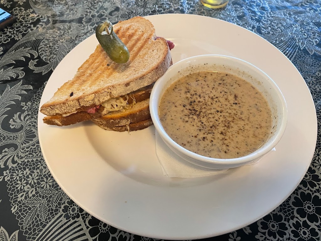 Kameleon Food and Drink | 654 Harper Rd #4, Quathiaski Cove, BC V0P 1N0, Canada | Phone: (250) 285-3282