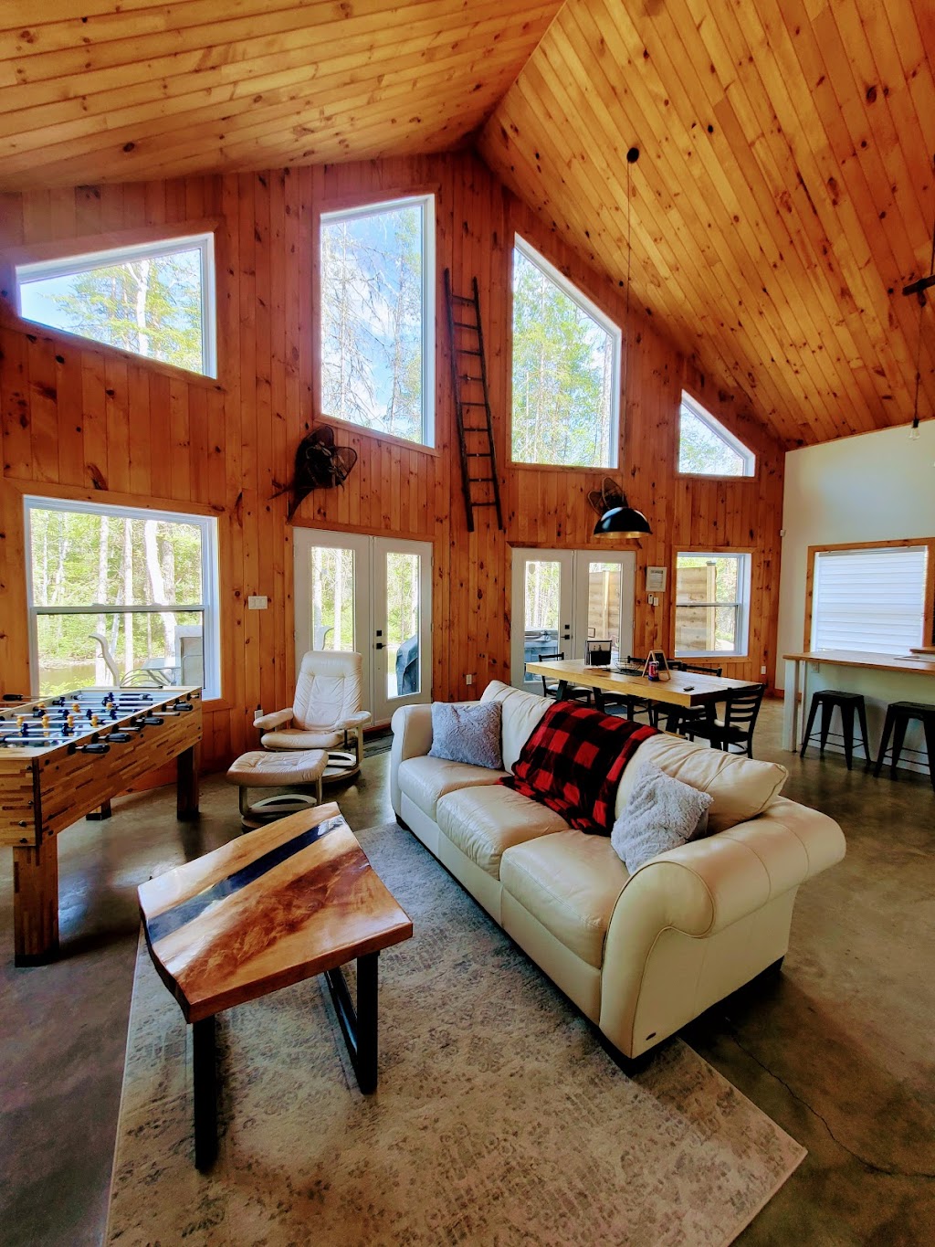 Chalet La Source du Bonheur | 171 chemin marie-andrée, Trois-Rives, QC G0X 2C0, Canada | Phone: (819) 244-6381