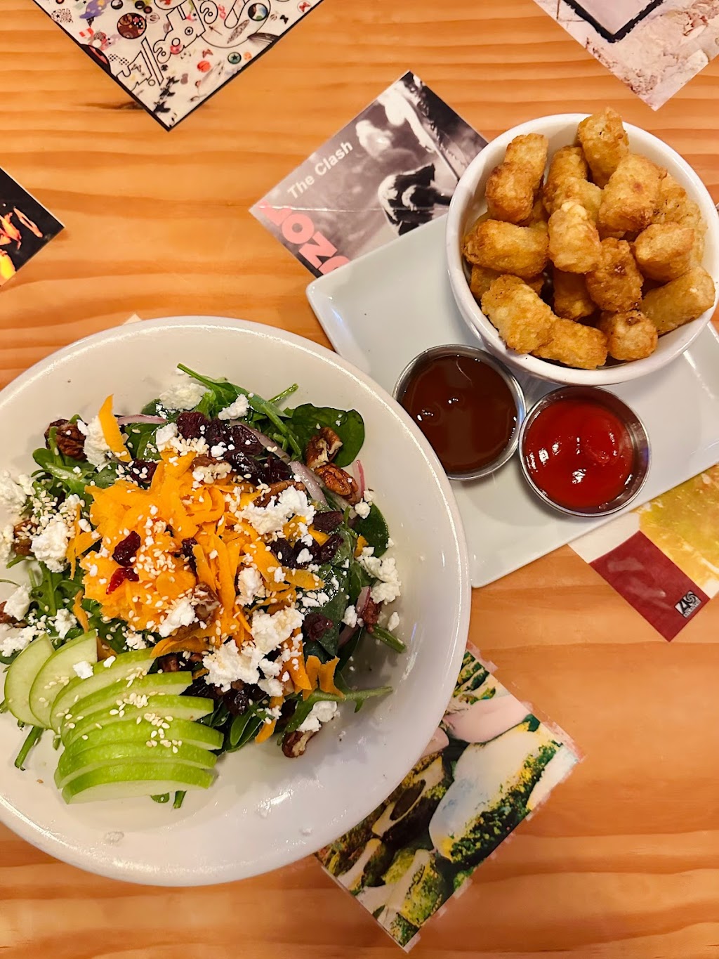 Stinkys On The Stroll | 4314 Main St #21, Whistler, BC V8E 1A8, Canada | Phone: (604) 962-6679