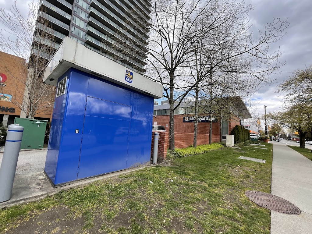 RBC Royal Bank | 8585 Granville St, Vancouver, BC V6P 4Z9, Canada | Phone: (604) 665-0500