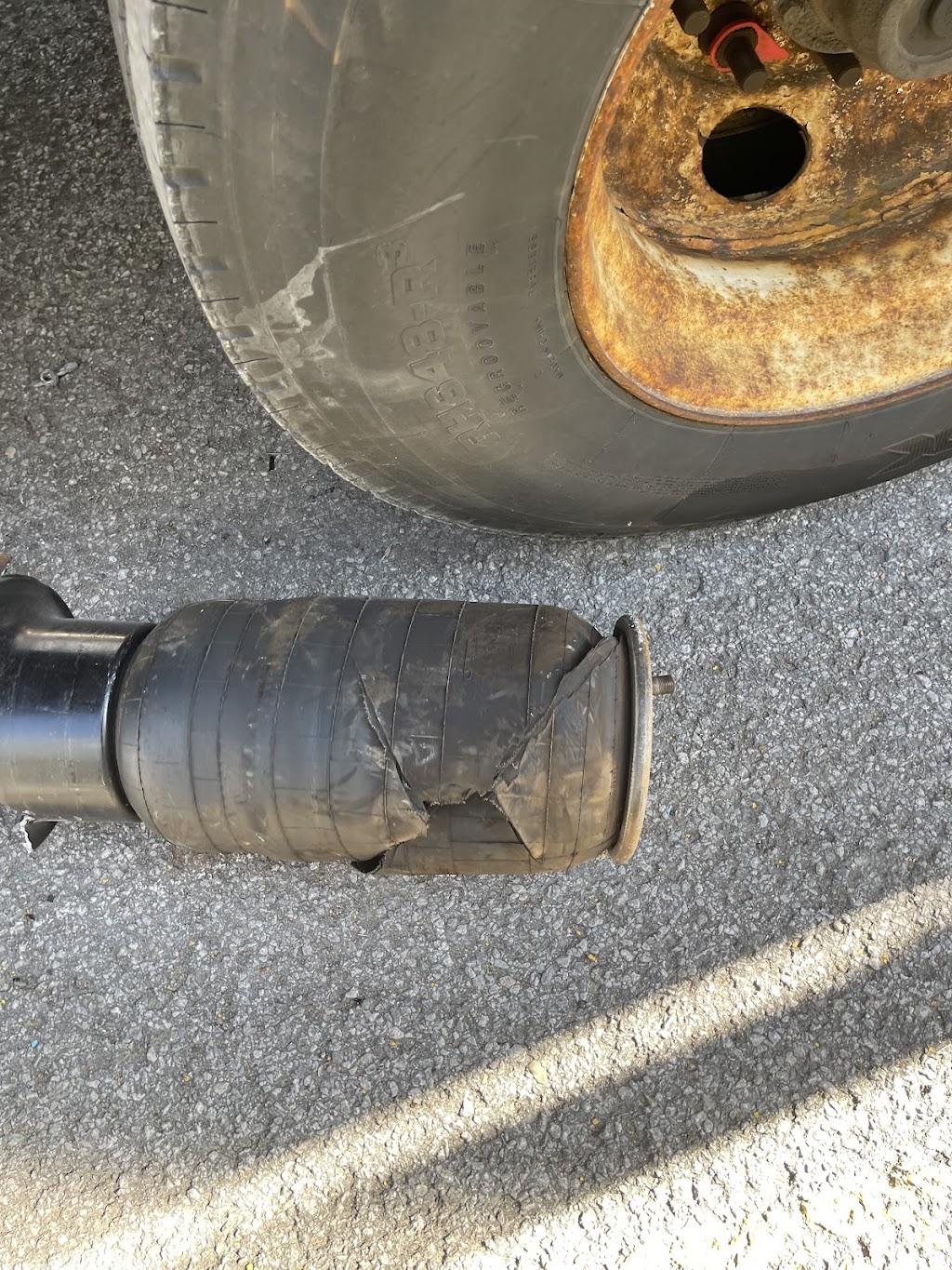 Urgent truck repair | Chem. Boisé, Vaudreuil-Dorion, QC J7V 0K1, Canada | Phone: (514) 953-7770