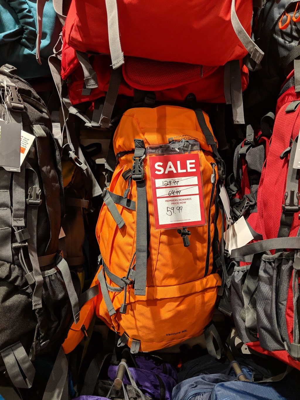 Mountain Warehouse | 999 Upper Wentworth St #0113, Hamilton, ON L9A 4X5, Canada | Phone: (905) 383-8607
