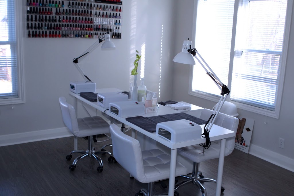 Scizzorhands Salon & Spa | 322 Wharncliffe Rd N, London, ON N6G 1E3, Canada | Phone: (519) 432-9255
