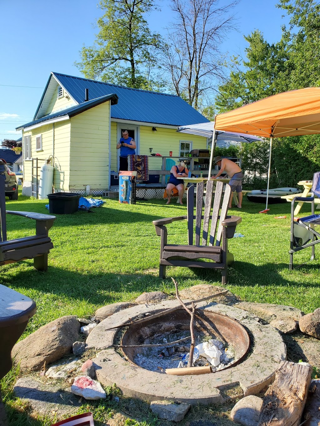 Parkview Cottages | 10 Alexander Ave, Dunsford, ON K0M 1L0, Canada | Phone: (416) 556-5768