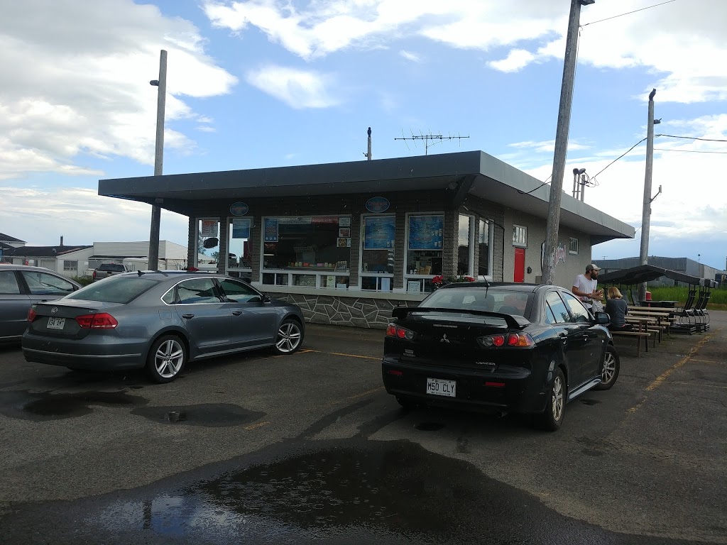 Restaurant S-Kim-O | 590 Boulevard Saint Laurent E, Louiseville, QC J5V 1H9, Canada | Phone: (819) 228-8352