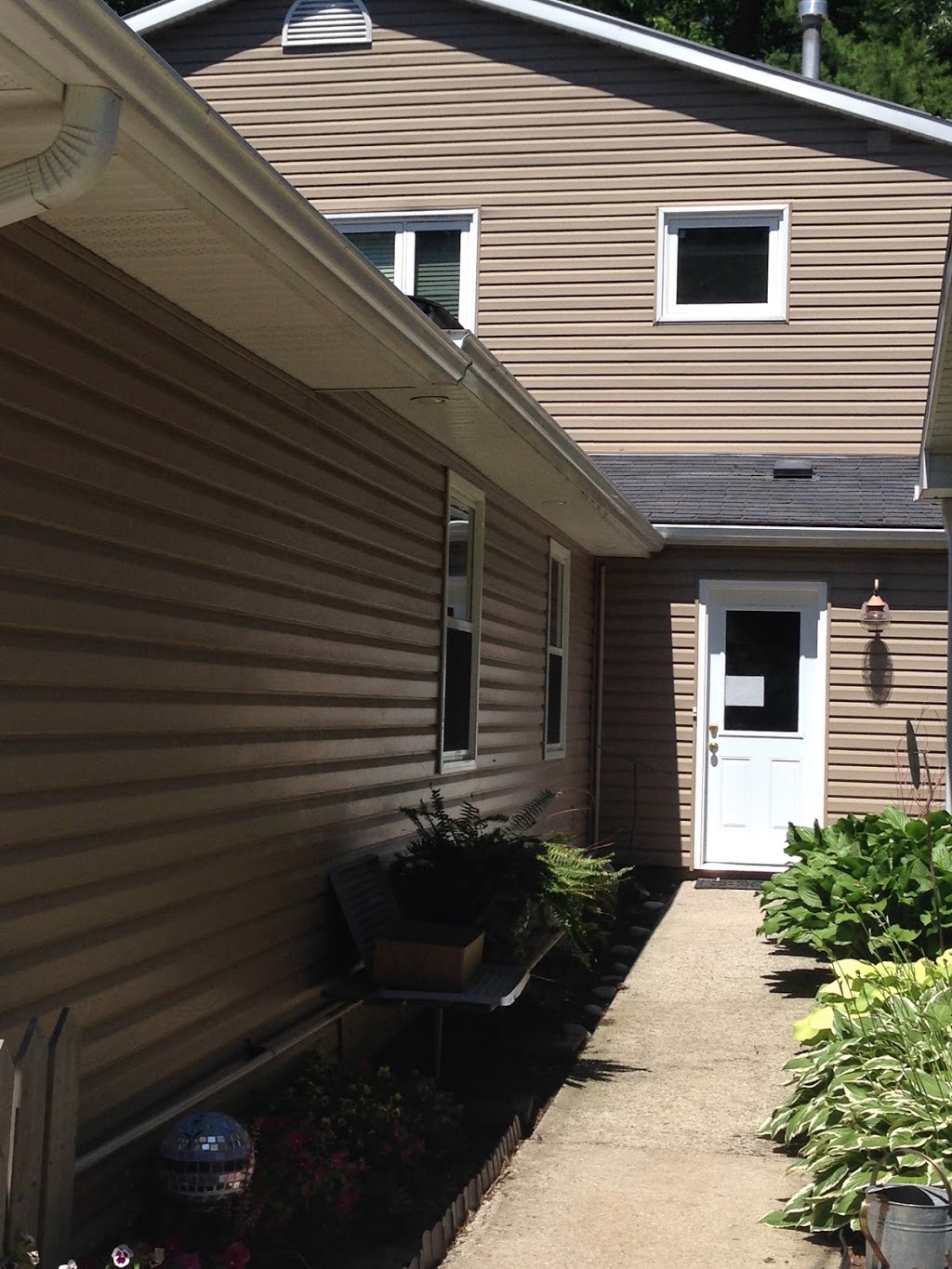Lambton Shores Art By 3 Guest House | 7710 Clayton St, Port Franks, ON N0M 2L0, Canada | Phone: (519) 243-3321